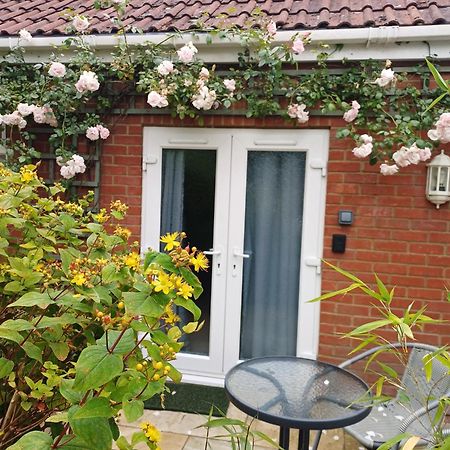 Santi Bhavana Bed & Breakfast Westbury  Dış mekan fotoğraf
