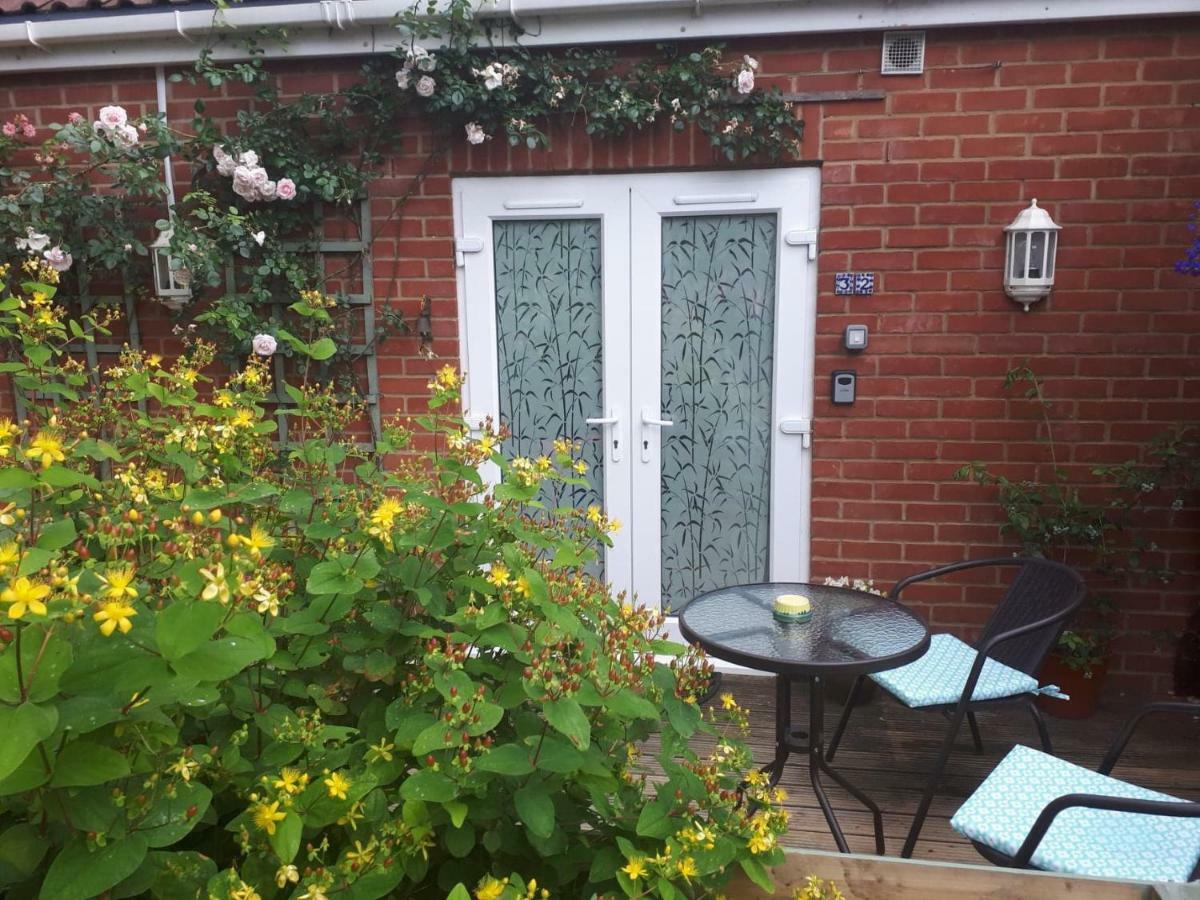 Santi Bhavana Bed & Breakfast Westbury  Dış mekan fotoğraf
