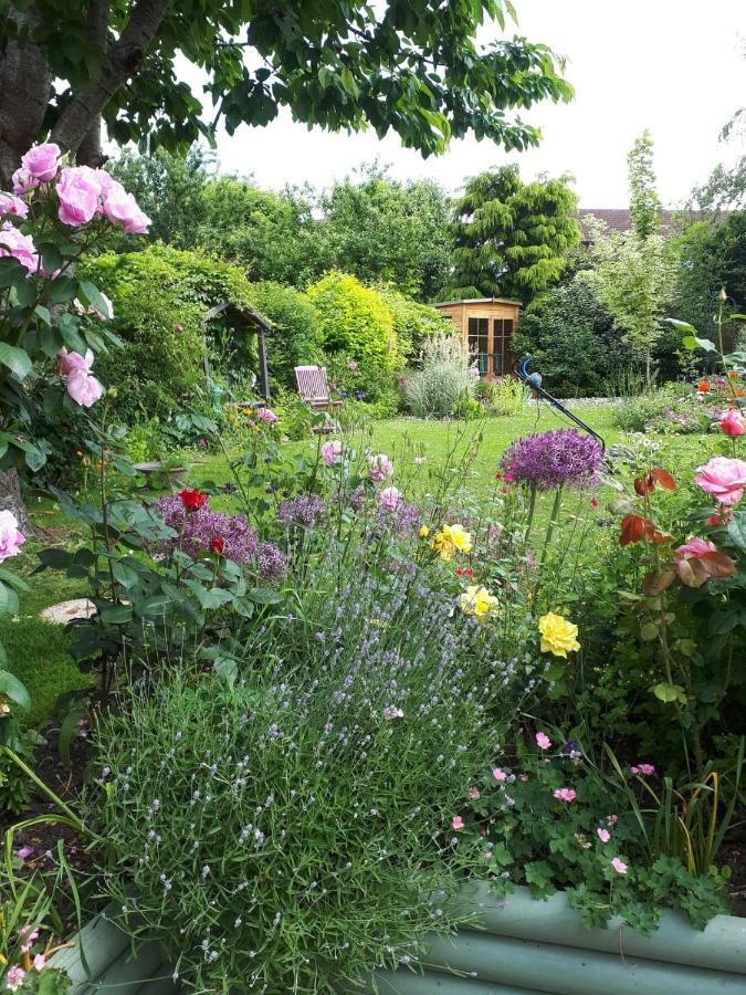 Santi Bhavana Bed & Breakfast Westbury  Dış mekan fotoğraf